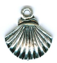 1 15x14mm Antique Silver Scallop Shell Pendant