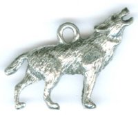 1 19x26mm Antique Silver Howling Coyote Pendant